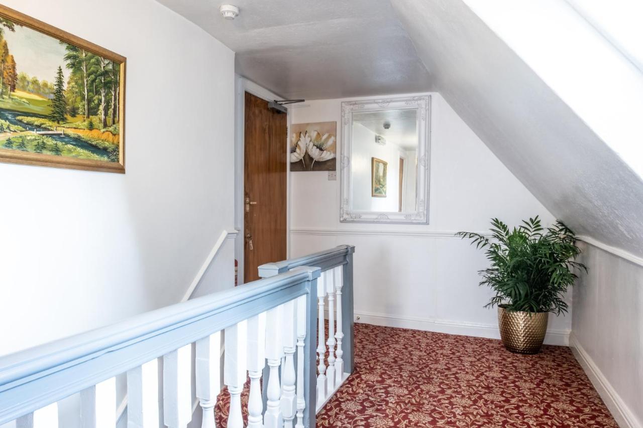 בברלי The Tudor Rose Hotel מראה חיצוני תמונה